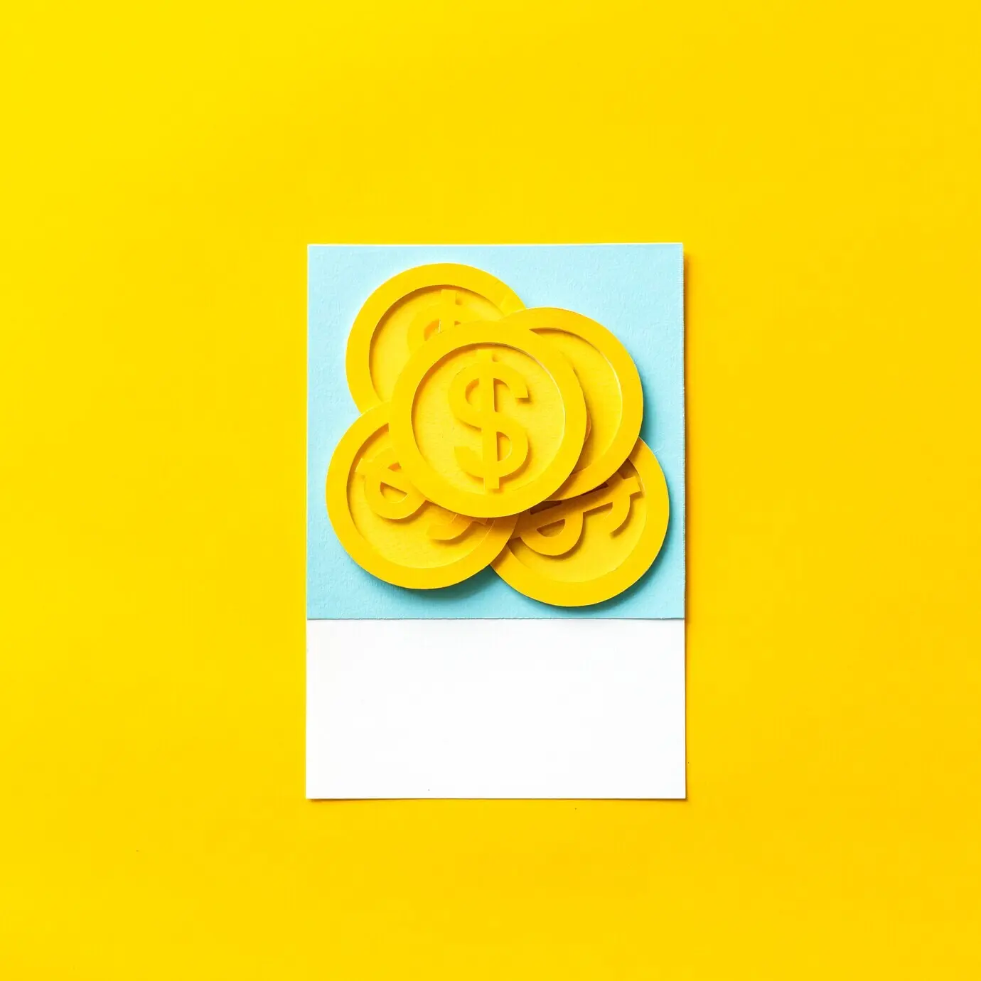 Бумажный арт, изображающий монеты доллара США